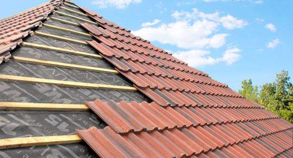 Damaged exterior of roof fascia