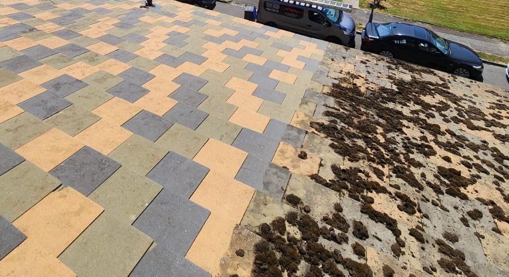 How Hot-Water Roof Cleaning Works: Features & Benefits