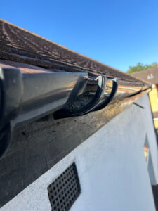 Image of a damaged gutter.